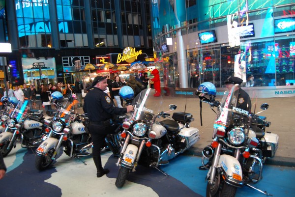 Полицейские мотоциклы Нью-Йорк Тайм Сквер 8 Октября 2010
