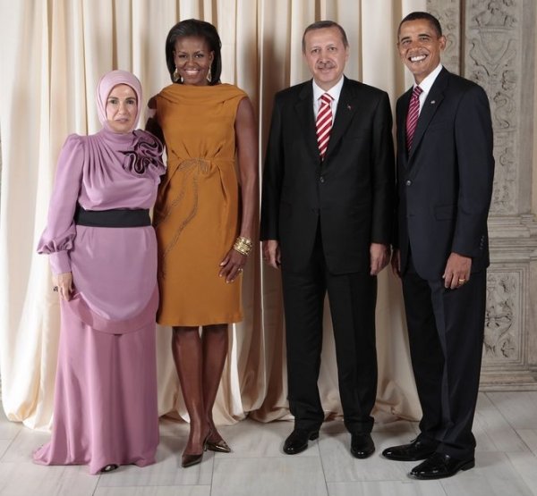 Барак Обама и Эрдоган с женами во время приема в музее Метрополитен в Нью-Йорке