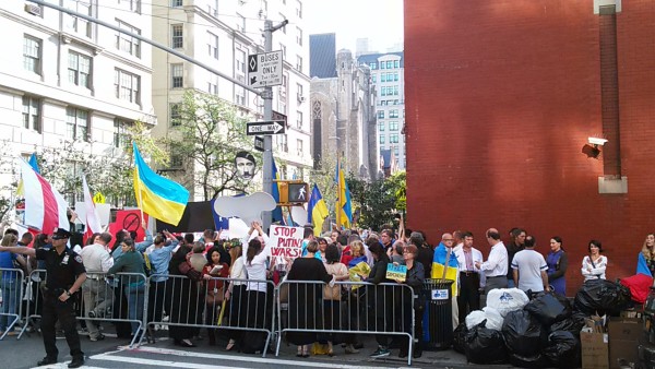 Протест против Путина в Нью-Йорке. Манхеттен