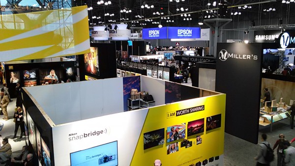 Выставка фото и видео технологий Photoplus Expo 2015 в Нью-Йорке, в помещении Javits Center
