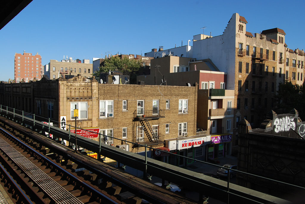 Brighton%20Beach%20Avenue%20Brooklyn%20New%20York%202010%20Cafe%20Eurasia%20view%20from%20subway%20platform