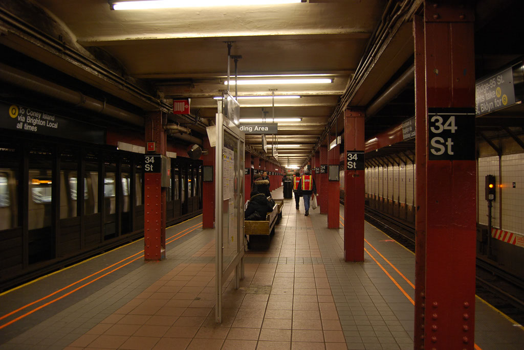 34 Street subway station Q, N R traine line